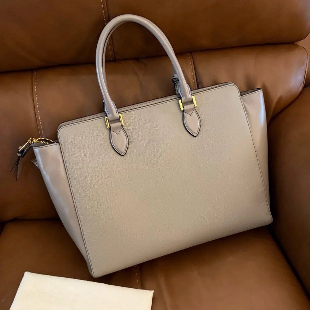 Prada Gray Leather Women's Bag - Picture 3 of 10